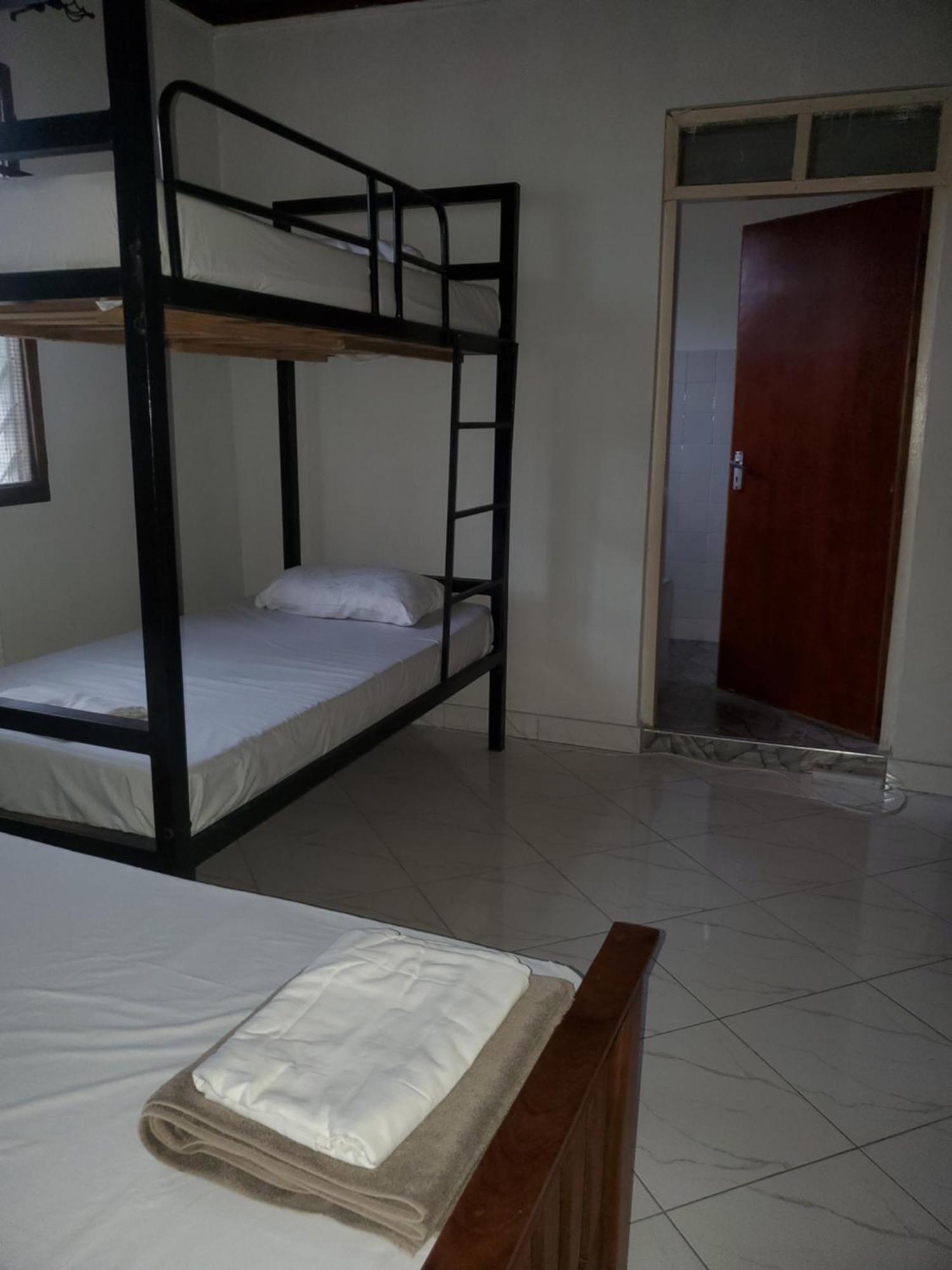 The Nest Haven Hostel Дар-ес-Салам Екстер'єр фото